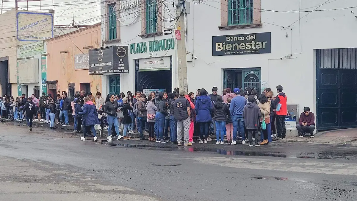 fila para becas